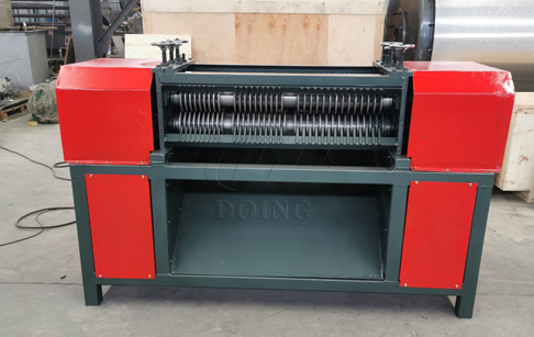 Waste radiator cutting machine running video