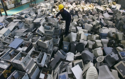 What permits or licenses do I need to start a computer (E-waste) recycling company in India?