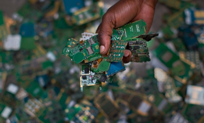 E waste scrap computer board recycling machine