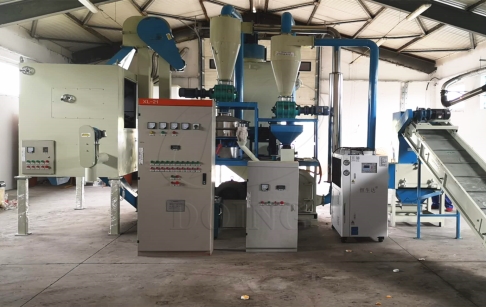 Poland aluminum plastic recycling machine working video