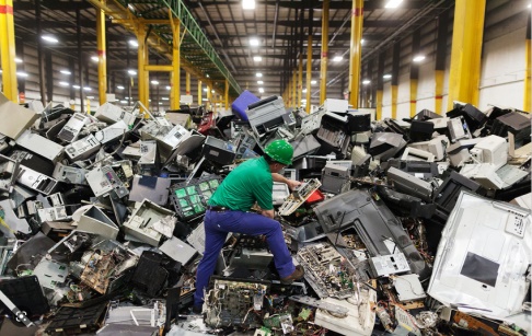 What types of e waste recycling machine are there in Henan Doing Company?