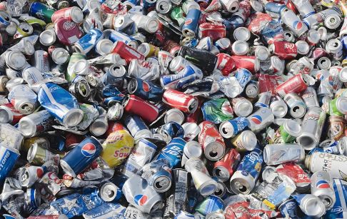 What's the Effective Paint Removal Method for Aluminum Cans?